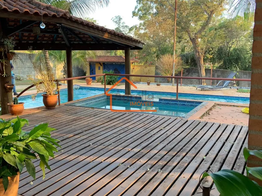 Foto 3 de Chácara com 4 quartos à venda, 450m2 em Mogi Mirim - SP