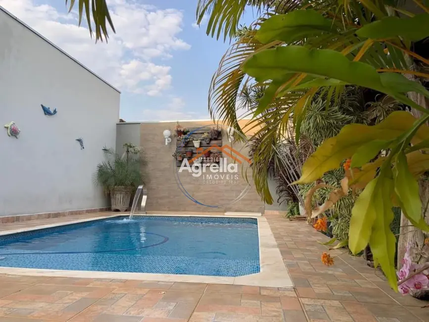 Foto 2 de Casa com 3 quartos à venda, 280m2 em Vila Paraíso, Mogi Guacu - SP