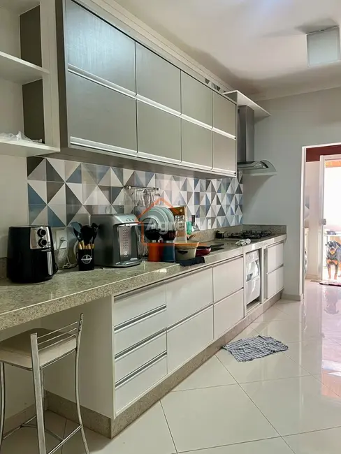 Foto 6 de Casa com 3 quartos à venda, 160m2 em Jardim Guaçuano, Mogi Guacu - SP
