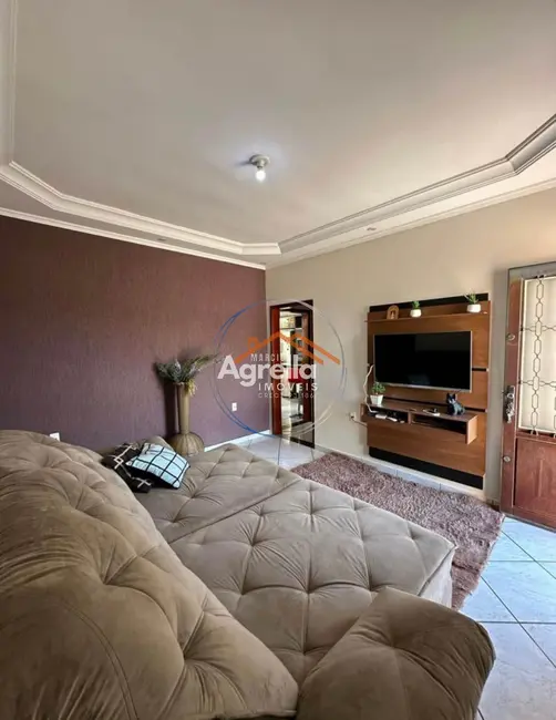 Foto 3 de Casa com 3 quartos à venda, 85m2 em Jardim Ipê V, Mogi Guacu - SP