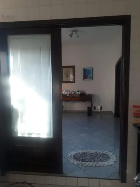 Foto 5 de Casa com 3 quartos à venda, 198m2 em Vila Dias, Mogi Mirim - SP