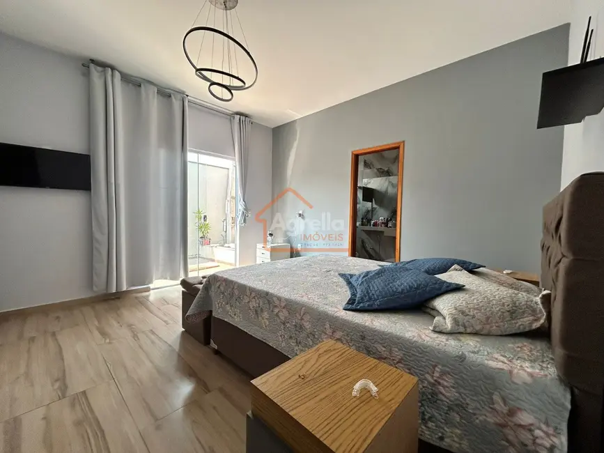 Foto 5 de Casa com 3 quartos à venda, 183m2 em Jardim Murayama, Mogi Mirim - SP