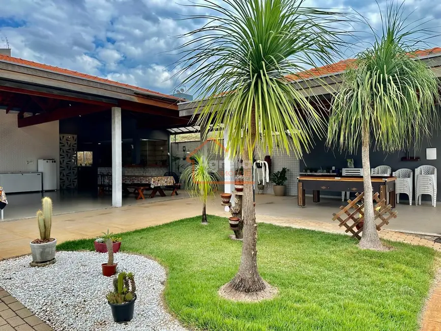 Foto 1 de Casa com 1 quarto à venda, 194m2 em Jardim Patrícia, Mogi Mirim - SP