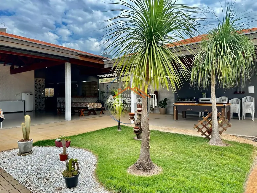 Foto 1 de Casa com 1 quarto à venda, 194m2 em Jardim Patrícia, Mogi Mirim - SP