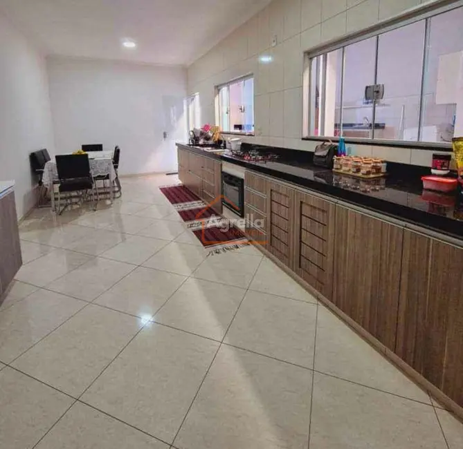 Foto 1 de Casa com 3 quartos à venda, 214m2 em Mogi Mirim - SP