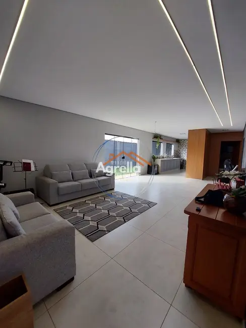 Foto 2 de Casa com 4 quartos à venda, 340m2 em Mogi Mirim - SP