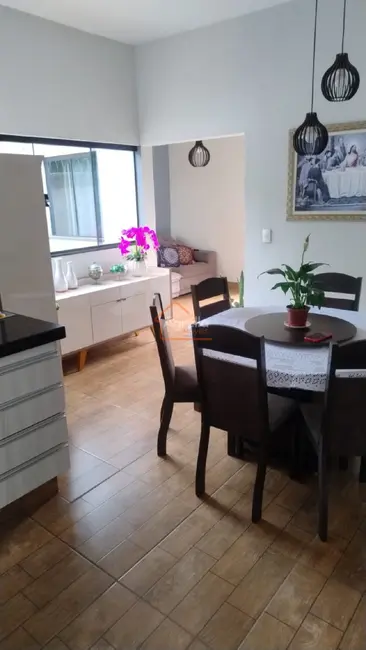 Foto 2 de Casa com 2 quartos à venda, 129m2 em Mogi Guacu - SP