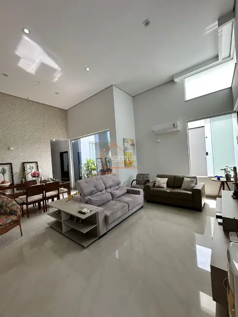 Foto 8 de Casa de Condomínio com 3 quartos à venda, 190m2 em Estiva Gerbi - SP