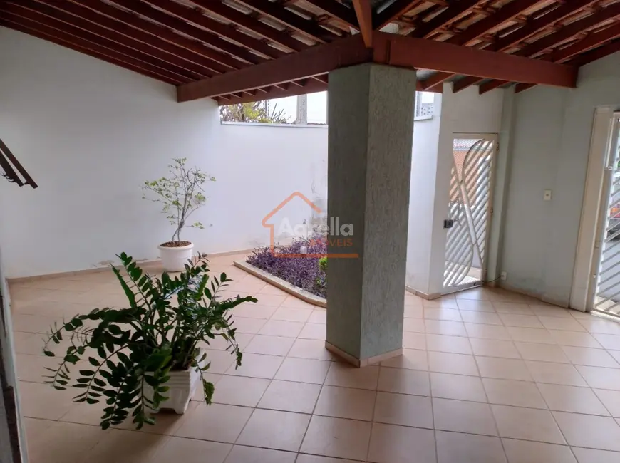 Foto 2 de Casa com 3 quartos à venda, 170m2 em Jardim Nossa Senhora das Graças, Mogi Guacu - SP