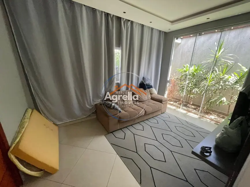Foto 1 de Casa com 3 quartos à venda, 160m2 em Mogi Guacu - SP