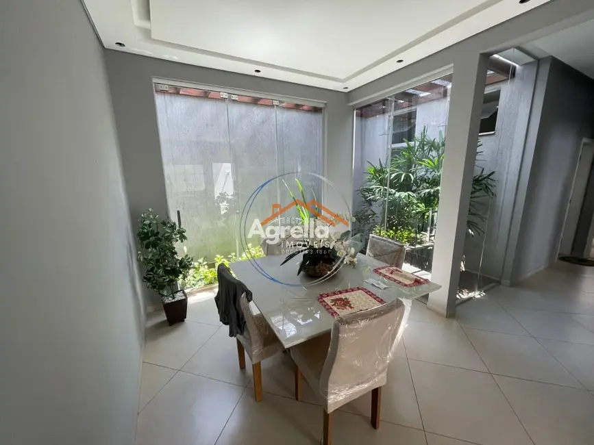 Foto 3 de Casa com 3 quartos à venda, 160m2 em Mogi Guacu - SP