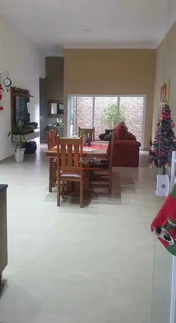 Foto 2 de Casa com 2 quartos à venda, 119m2 em Mogi Guacu - SP