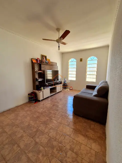 Foto 3 de Casa com 2 quartos à venda, 90m2 em Conjunto Residencial Anselmo Lopes Bueno, Mogi Mirim - SP