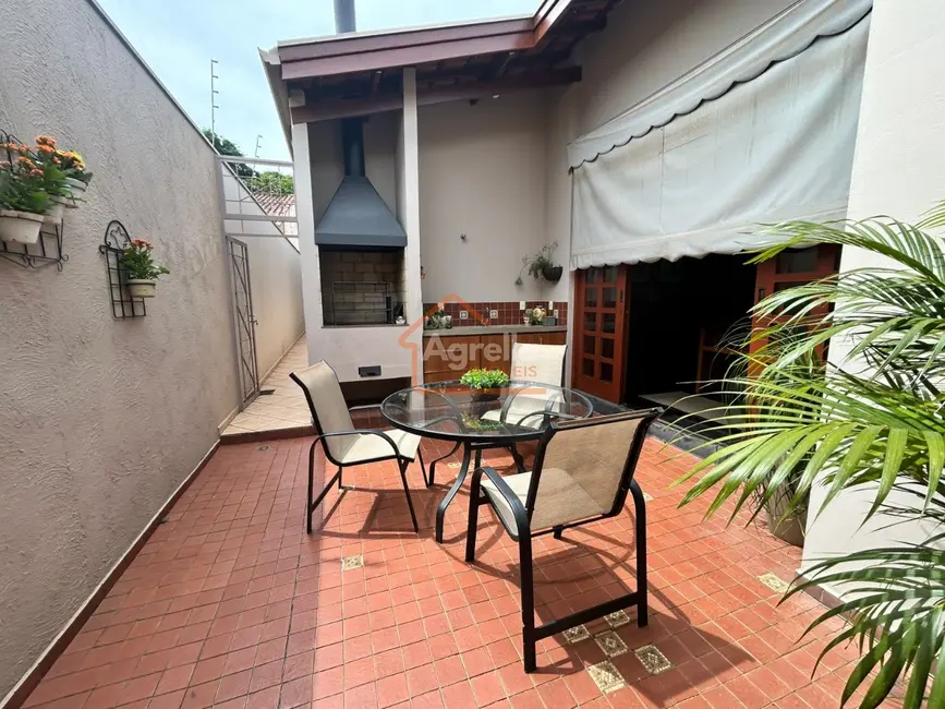 Foto 2 de Casa com 3 quartos à venda, 180m2 em Centro, Mogi Mirim - SP