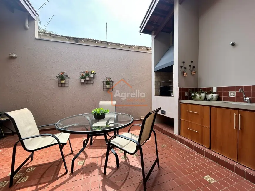 Foto 1 de Casa com 3 quartos à venda, 180m2 em Centro, Mogi Mirim - SP