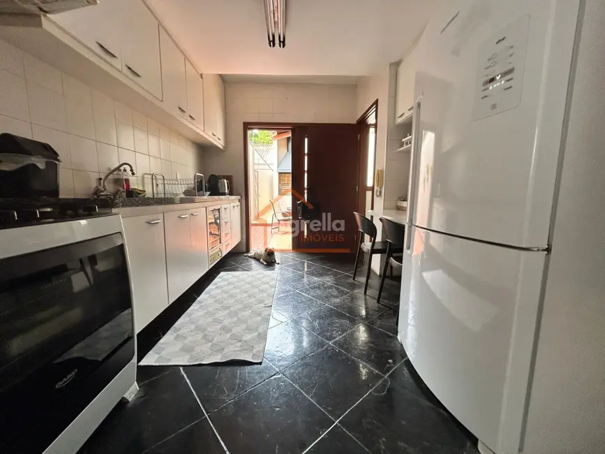 Foto 9 de Casa com 3 quartos à venda, 180m2 em Centro, Mogi Mirim - SP