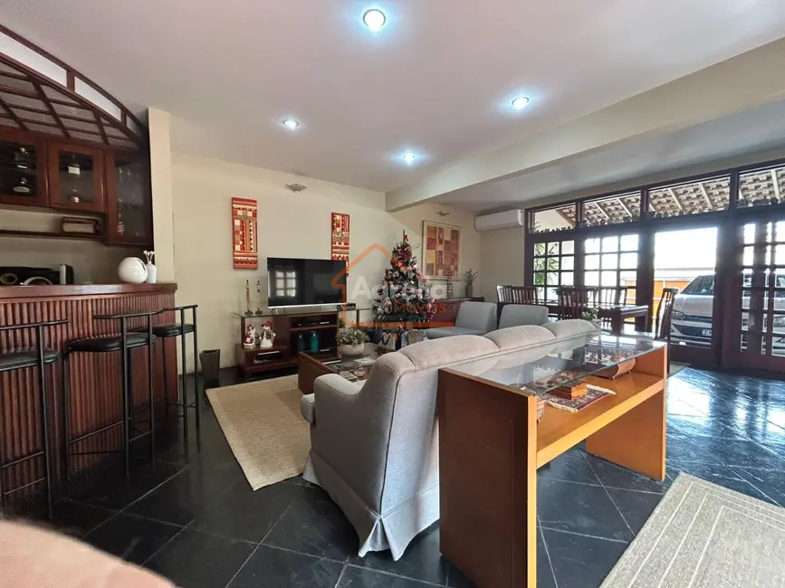 Foto 3 de Casa com 3 quartos à venda, 180m2 em Centro, Mogi Mirim - SP