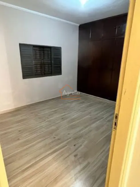 Casa com 2 quartos à venda, 125m2 em Vila Bianchi, Mogi Mirim - SP - imagem 8 Foto 8 de Casa com 2 quartos à venda, 125m2 em Vila Bianchi, Mogi Mirim - SP