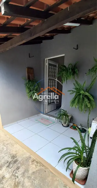Foto 2 de Casa com 2 quartos à venda, 200m2 em Vila Santa Luzia, Mogi Mirim - SP