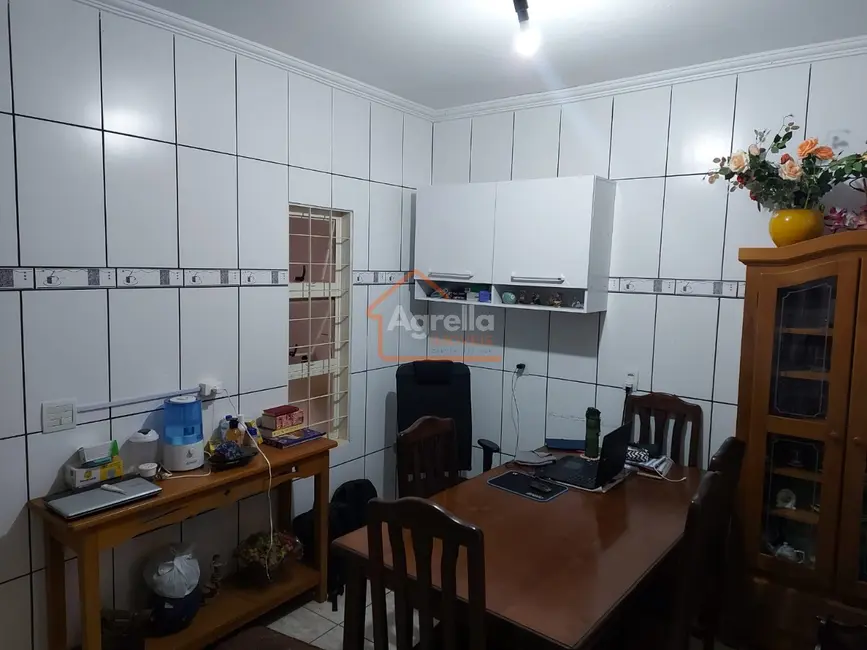 Foto 2 de Casa com 2 quartos à venda, 107m2 em Centro, Mogi Mirim - SP