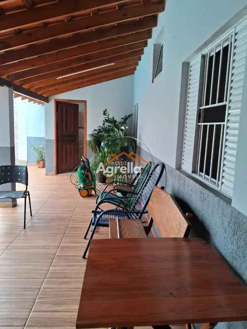 Foto 3 de Chácara com 3 quartos à venda, 300m2 em Mogi Mirim - SP