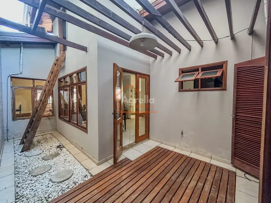 Foto 1 de Casa com 3 quartos à venda, 172m2 em Jardim Brasília, Mogi Mirim - SP