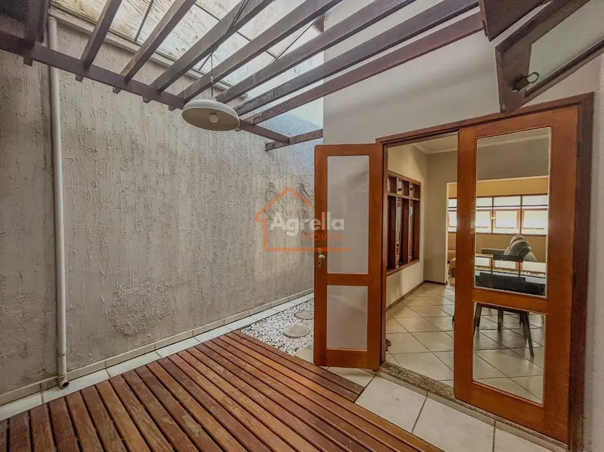 Foto 2 de Casa com 3 quartos à venda, 172m2 em Jardim Brasília, Mogi Mirim - SP