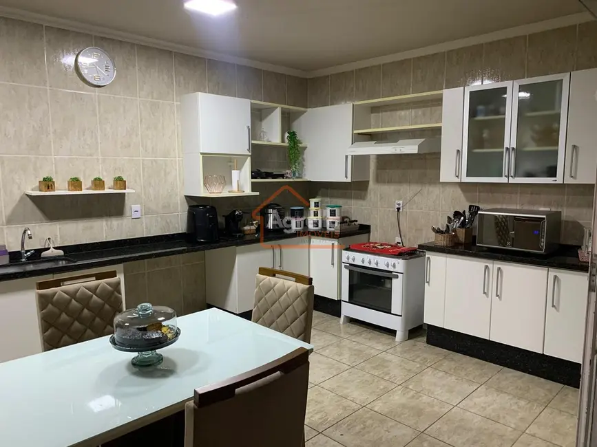 Foto 4 de Casa com 3 quartos à venda, 235m2 em Jardim Maria Bonati Bordignon, Mogi Mirim - SP