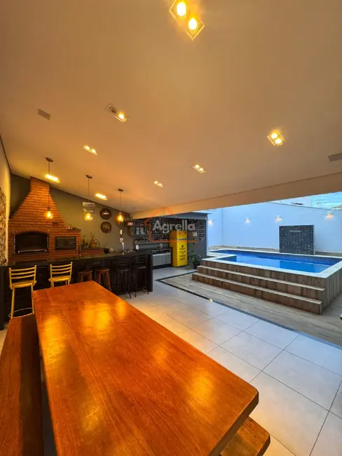 Foto 1 de Casa com 3 quartos à venda, 169m2 em Mogi Guacu - SP