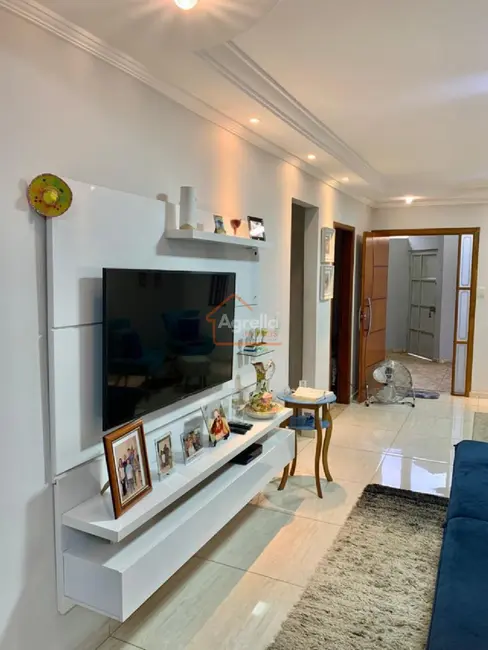 Foto 2 de Casa com 3 quartos à venda, 175m2 em Jardim Igaçaba, Mogi Guacu - SP