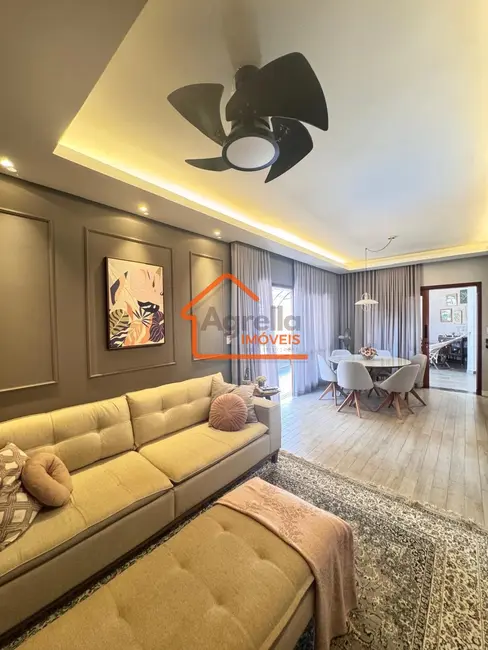 Foto 2 de Casa com 3 quartos à venda, 217m2 em Jardim Planalto Verde, Mogi Guacu - SP
