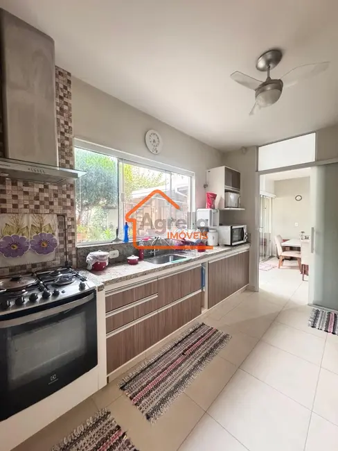 Foto 2 de Casa com 3 quartos à venda, 220m2 em Parque da Imprensa, Mogi Mirim - SP