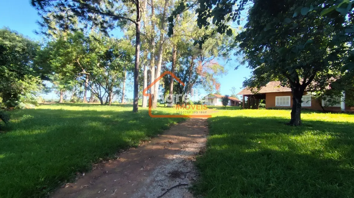 Foto 1 de Sítio / Rancho com 3 quartos à venda em Martinho Prado Júnior, Mogi Guacu - SP