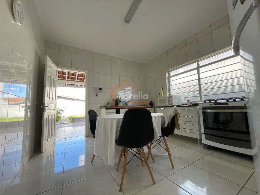 Casa com 2 quartos à venda, 140m2 em Santa Cruz, Mogi Mirim - SP - imagem 5 Foto 5 de Casa com 2 quartos à venda, 140m2 em Santa Cruz, Mogi Mirim - SP
