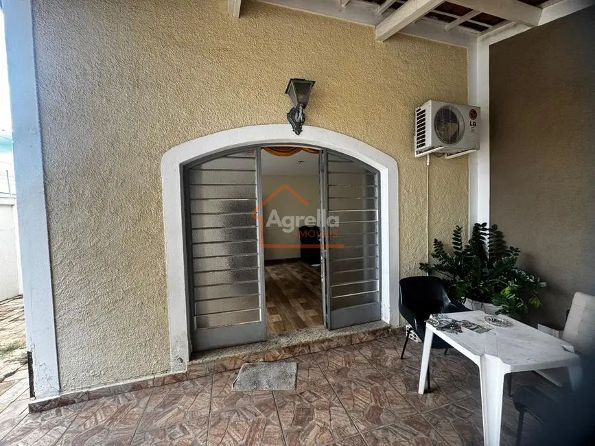 Foto 2 de Casa com 4 quartos à venda, 196m2 em Tucura, Mogi Mirim - SP