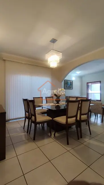 Foto 9 de Casa com 3 quartos à venda, 200m2 em Jardim Longatto, Mogi Mirim - SP