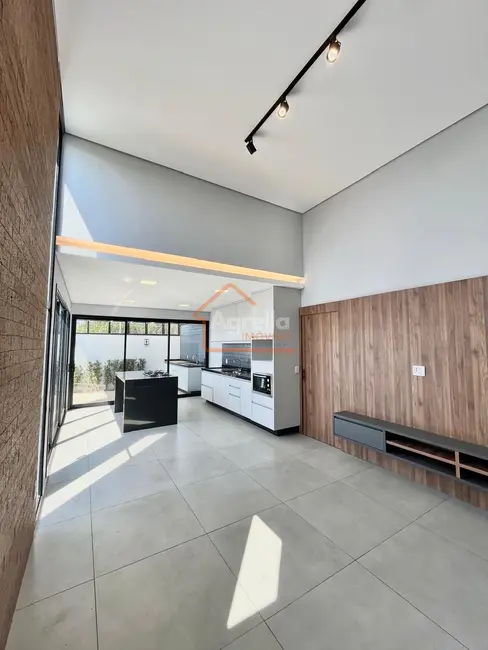 Foto 2 de Casa de Condomínio com 3 quartos à venda, 130m2 em Mogi Mirim - SP