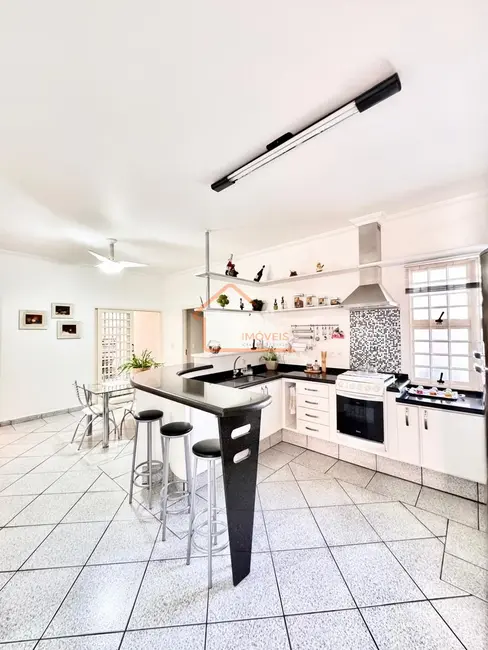 Foto 7 de Casa com 4 quartos à venda, 213m2 em Mogi Mirim - SP