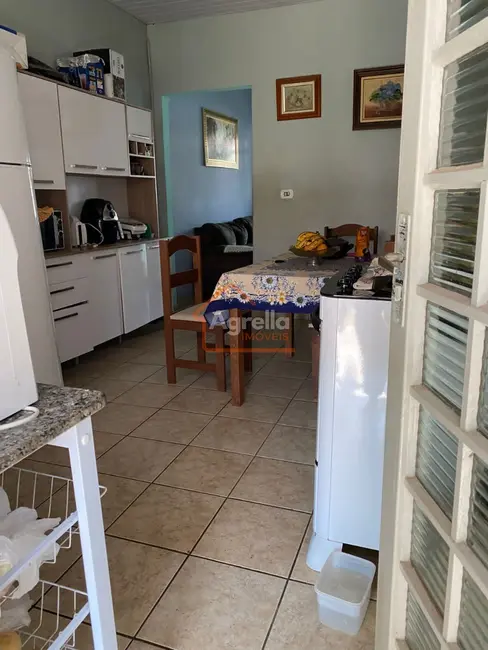 Foto 9 de Casa com 2 quartos à venda, 250m2 em Vila Bianchi, Mogi Mirim - SP