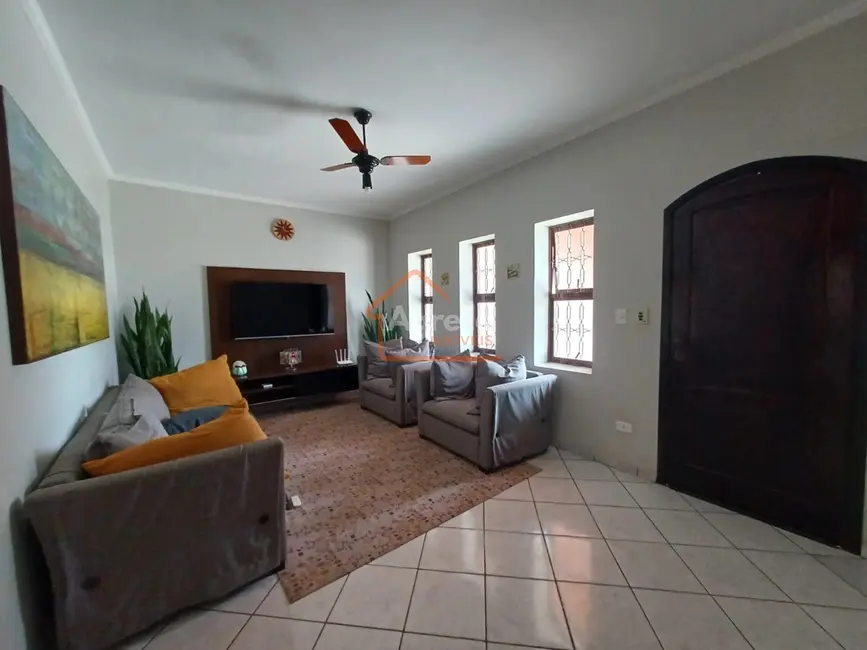 Foto 2 de Casa com 3 quartos à venda, 195m2 em Jardim Nossa Senhora das Graças, Mogi Guacu - SP