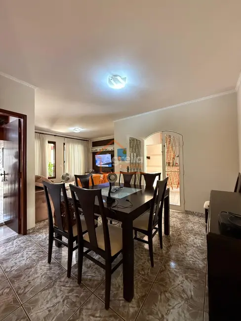 Foto 3 de Casa com 3 quartos à venda, 211m2 em Parque Residencial Cambuí, Mogi Guacu - SP