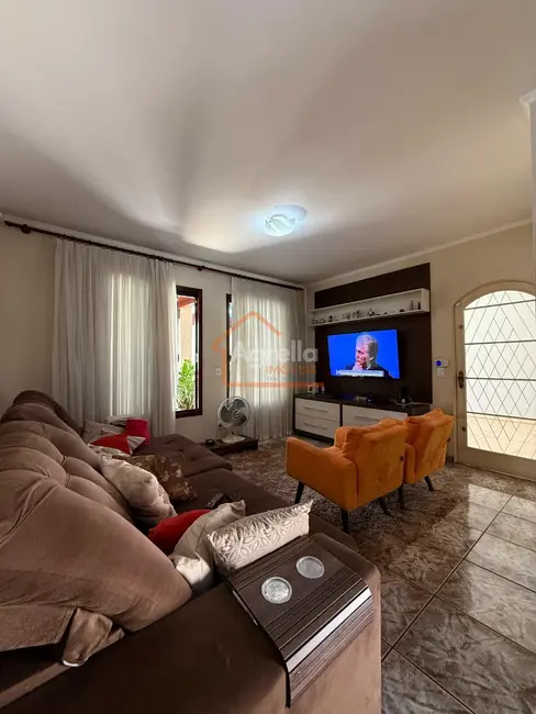 Foto 2 de Casa com 3 quartos à venda, 211m2 em Parque Residencial Cambuí, Mogi Guacu - SP