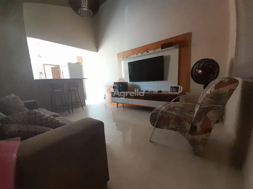 Foto 3 de Casa com 2 quartos à venda, 250m2 em Parque das Laranjeiras, Mogi Mirim - SP