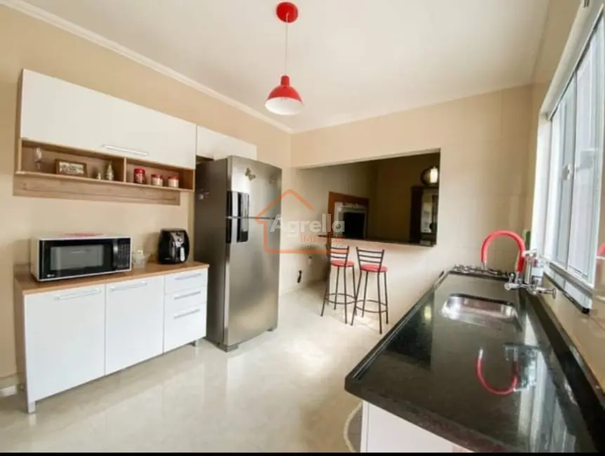 Foto 1 de Casa com 2 quartos à venda, 250m2 em Parque das Laranjeiras, Mogi Mirim - SP