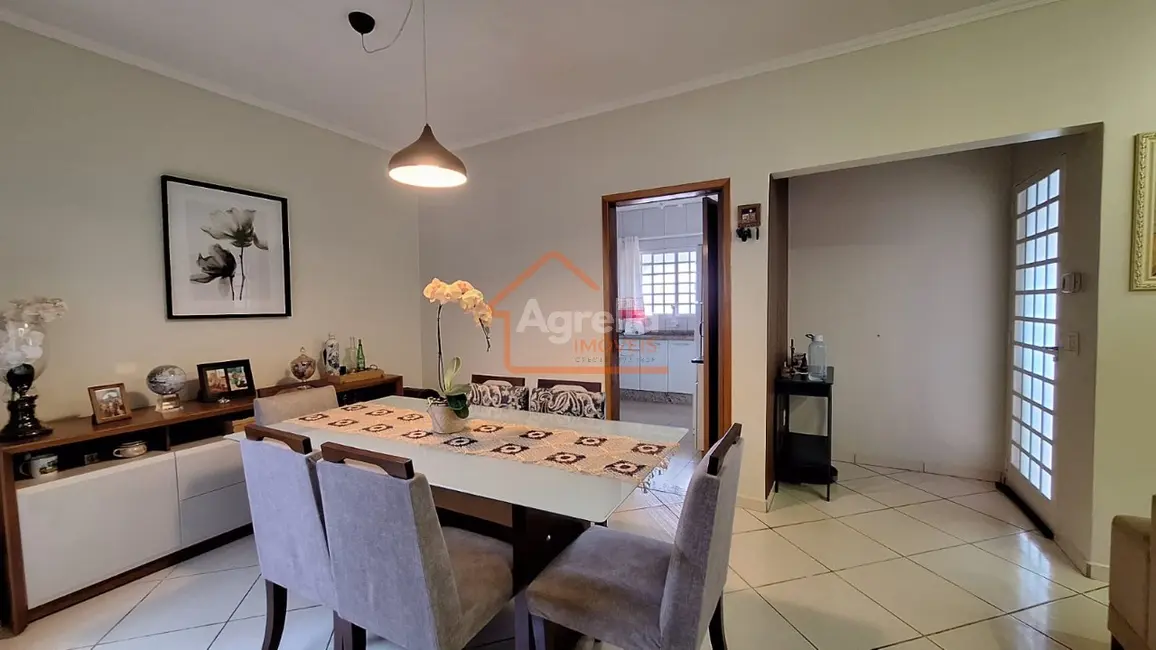 Foto 3 de Casa com 3 quartos à venda, 300m2 em Mogi Mirim - SP