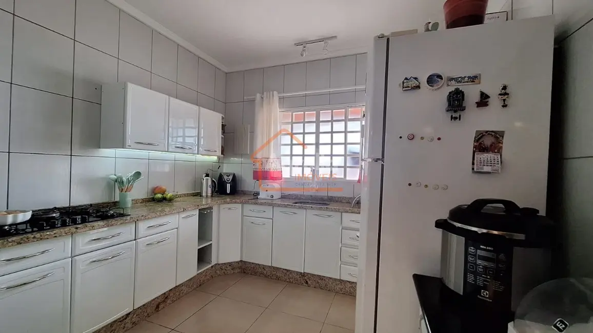 Foto 4 de Casa com 3 quartos à venda, 300m2 em Mogi Mirim - SP