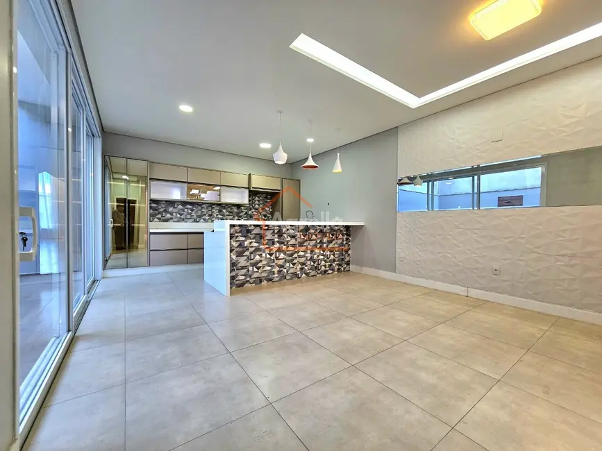 Foto 4 de Casa de Condomínio com 3 quartos à venda, 200m2 em Mogi Guacu - SP