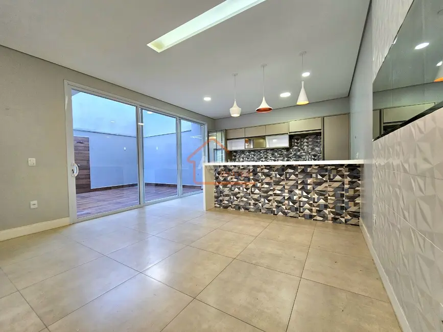 Foto 1 de Casa de Condomínio com 3 quartos à venda, 200m2 em Mogi Guacu - SP