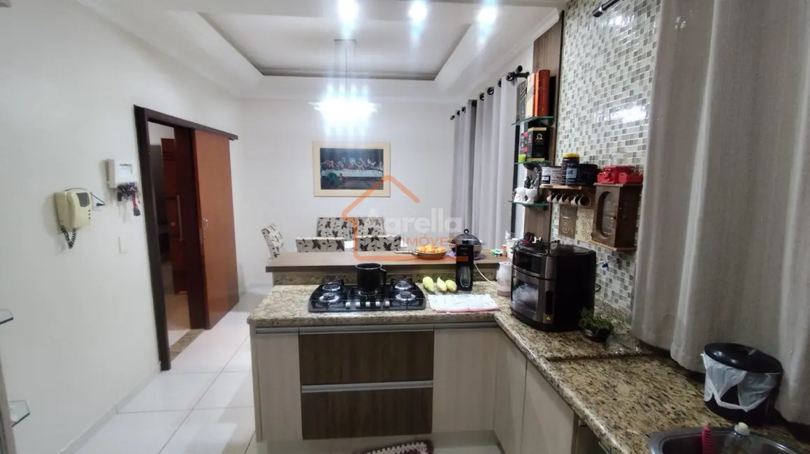 Foto 3 de Casa com 3 quartos à venda, 300m2 em Parque Jardim Murayama, Mogi Mirim - SP