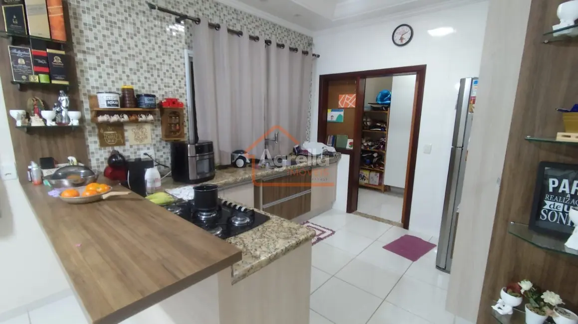 Foto 6 de Casa com 3 quartos à venda, 300m2 em Parque Jardim Murayama, Mogi Mirim - SP